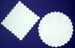 Perforatrice bordure festonnée: Comment festonner des carrés et ronds