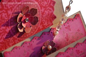 carte escalier broche chapeau detail