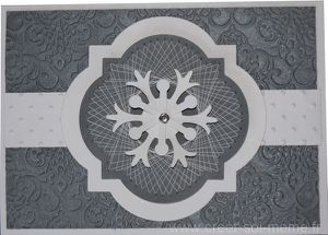 Papier, fils et embossage