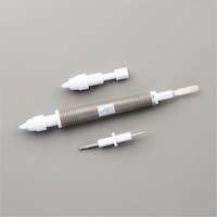 144107 Outil touche à tout Stampin'Up! Outil polyvalent de précision, qui simplifie les tâches méticuleuses. La pointe à mastic collante vous aide à manipuler facilement les sequins, décorations en papier et autres petits objets ; tournez pour faire sortir plus de mastic. L’autre bout a deux extrémités doubles et interchangeables : un perce-papier, une mini-spatule, un petit stylet et un grand stylet.