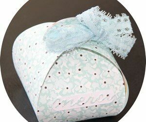 Bijoux en broderie made by Nicole