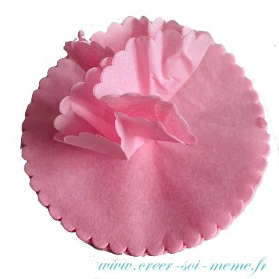 froisser chaque épaisseur de papier couche par couche