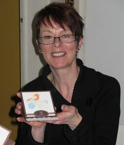 tres fiere de sa carte